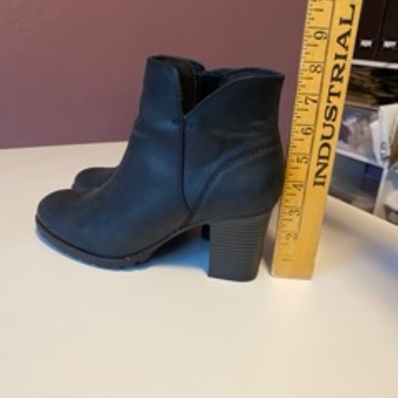 Clarks Booties - Picture 4 of 4
